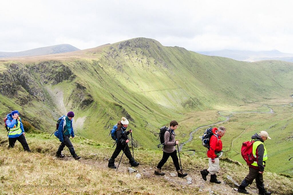 Hillwalkers above Macha na Bó