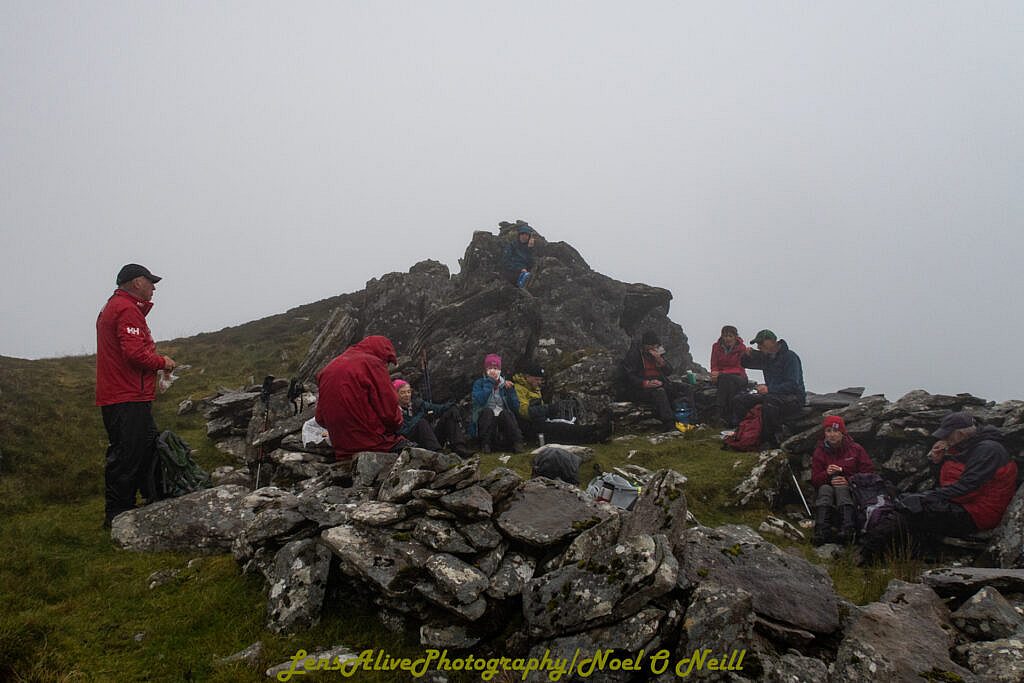 Beautiful landscape view on hillwalking route Loch Shliabh an Iolair - Sliabh an Iolair - Fán