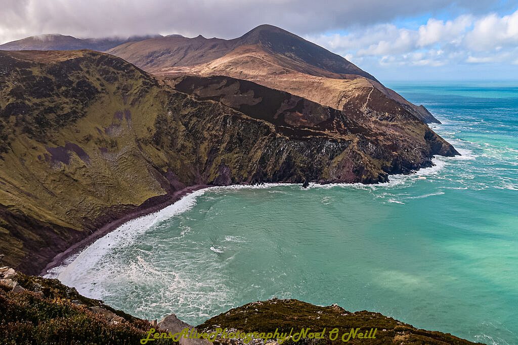 Beautiful landscape view on hillwalking route Brandon Point - Sás Creek Loop