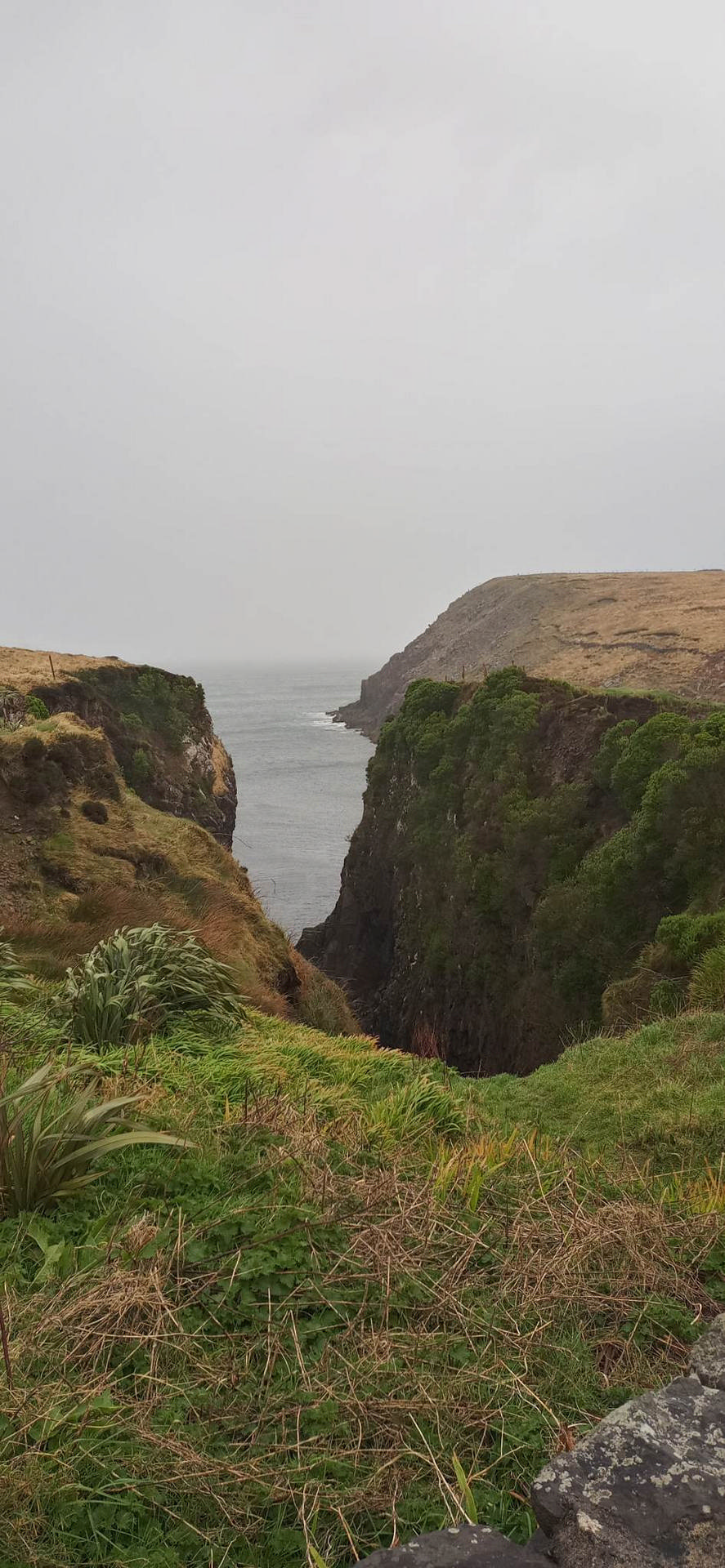 Beautiful landscape view on hillwalking route Cuas/Brandon Creek - Túr Baile Dháith - Ballydavid Cliff Walk Return