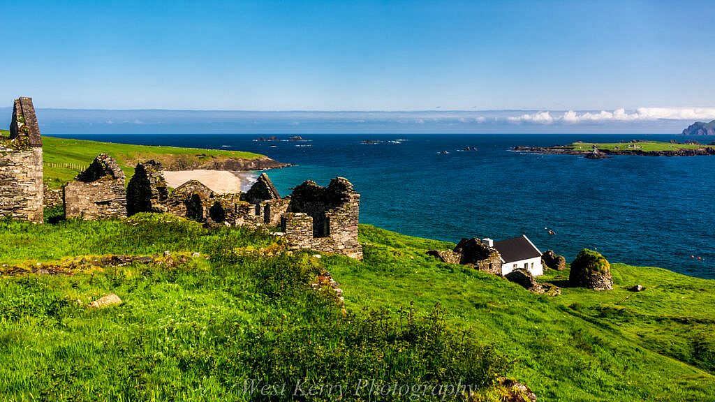 Beautiful landscape view on hillwalking route An Blascaod Mór, The Great Blasket Island (Nósfaidh an Aimsir - Weather Dependent)