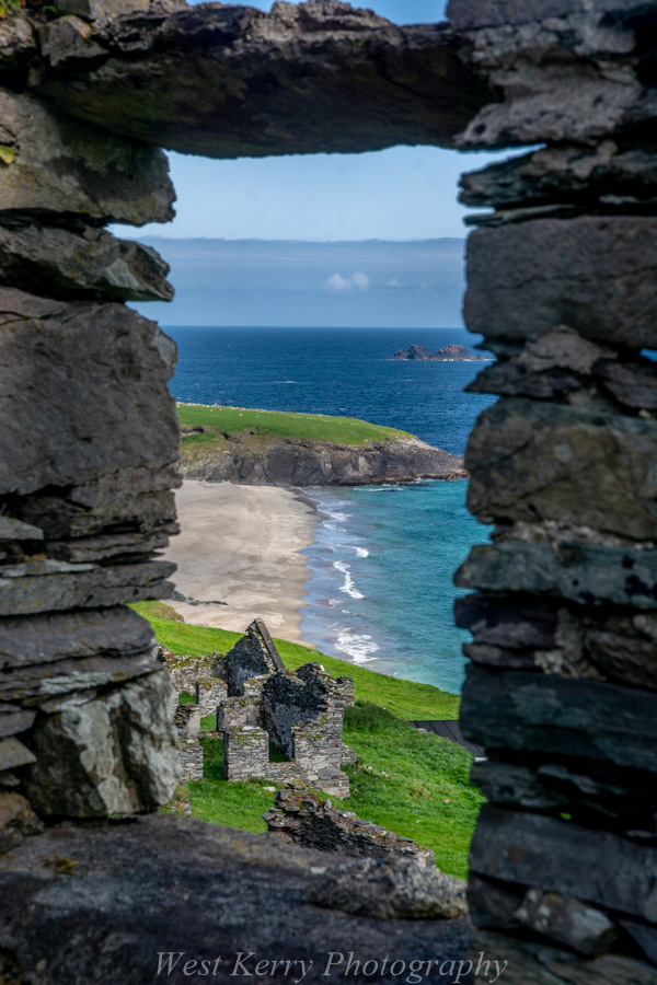 Beautiful landscape view on hillwalking route An Blascaod Mór, The Great Blasket Island (Nósfaidh an Aimsir - Weather Dependent)