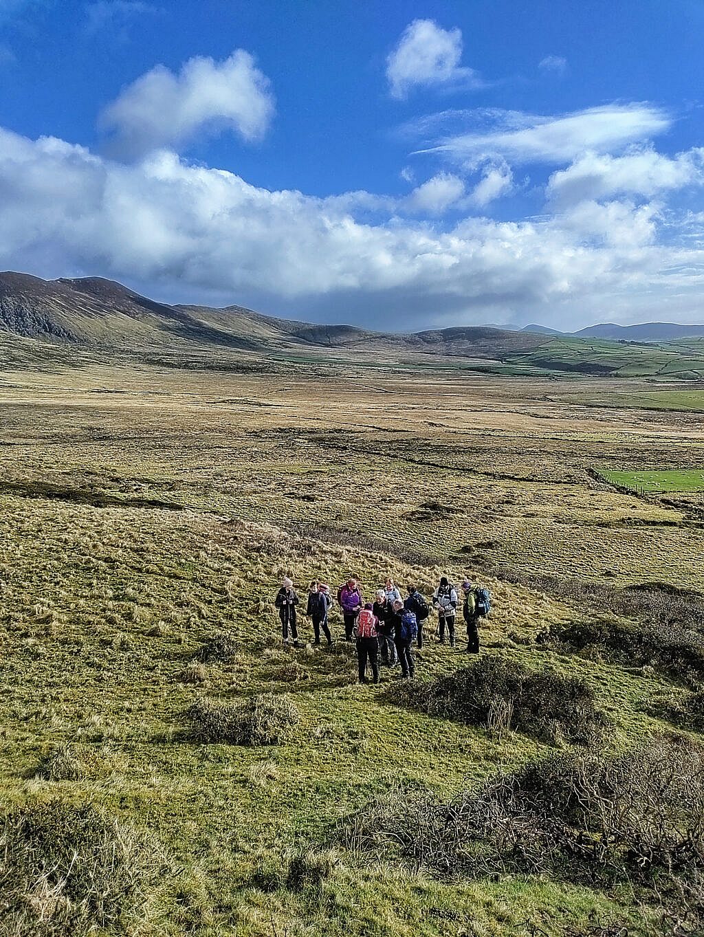 Beautiful landscape view on hillwalking route Cruach Scéirde - An Cnapán Mór - Cnoc na Bánóige - Bearna na Gaoithe