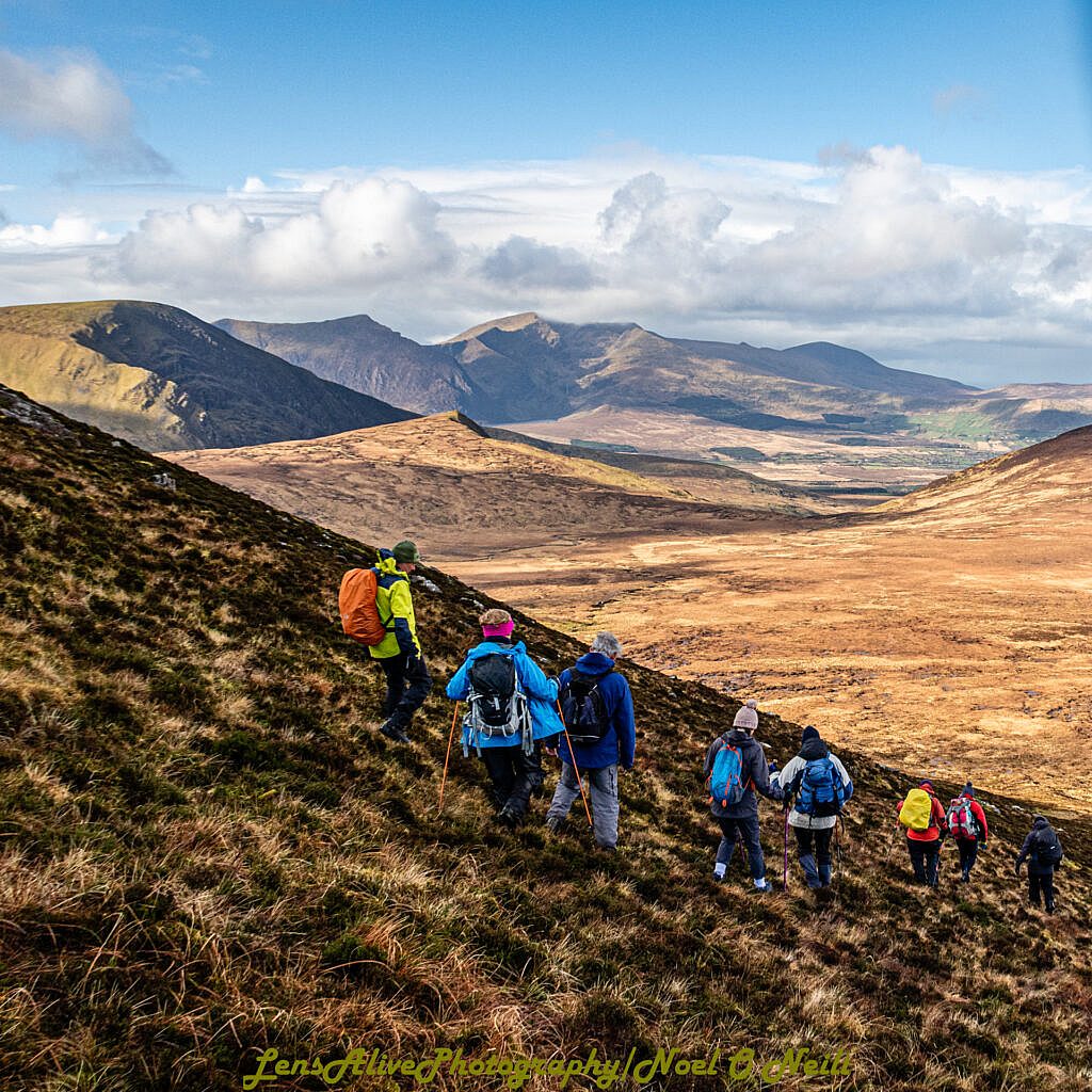 Beautiful landscape view on hillwalking route Cruach Scéirde - An Cnapán Mór - Cnoc na Bánóige - Bearna na Gaoithe
