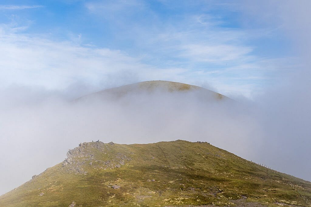 Beautiful landscape view on hillwalking route Baile na hAbha to Baile Breac via An Galán & Mount Brandon (Linear Walk)