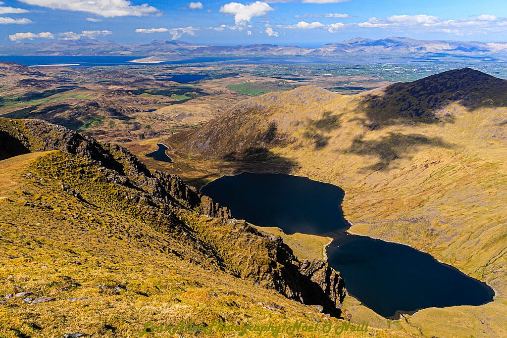 Beautiful landscape view on hillwalking route Loch Acoose-An Currach Mhór (Curraghmore)-Caher-Hydro Road