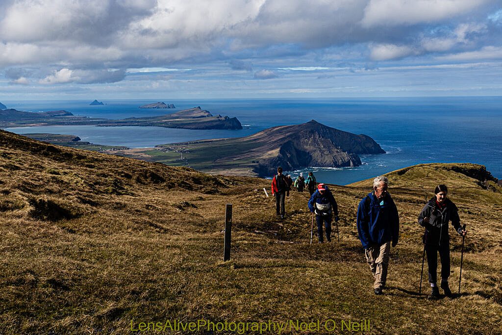 Beautiful landscape view on hillwalking route Baile na hAbha to Más an Tiompán