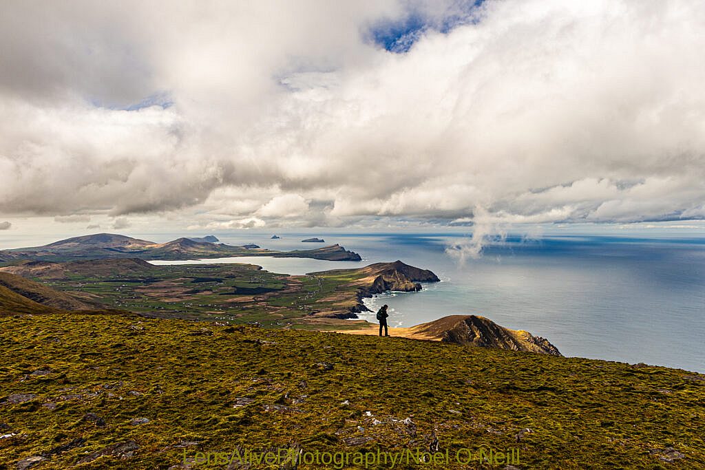 Beautiful landscape view on hillwalking route Baile na hAbha to Más an Tiompán