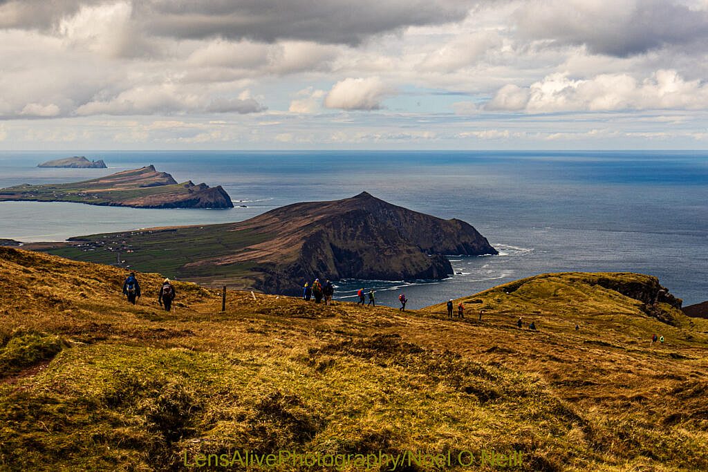 Beautiful landscape view on hillwalking route Baile na hAbha to Más an Tiompán