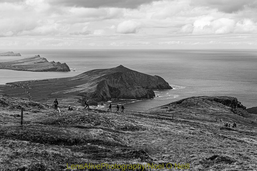 Beautiful landscape view on hillwalking route Baile na hAbha to Más an Tiompán