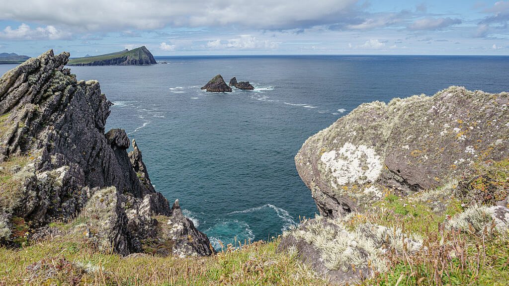 Beautiful landscape view on hillwalking route Ballydavid Head Loop