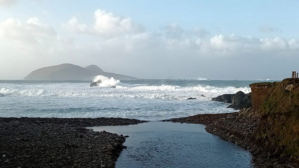 Beautiful landscape view on hillwalking route Dún Chaoin Loop & Cruach Mharthain